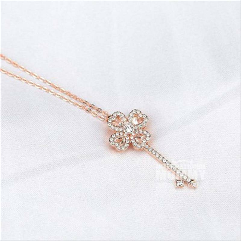 SWAROVSKI 오스트리아럭키클로버열쇠쇄골체인해외버전