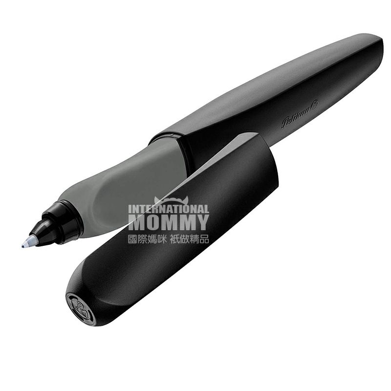 Pelikan독일어학생들은올바른자세를사용하여볼펜해외버전을연습합니다