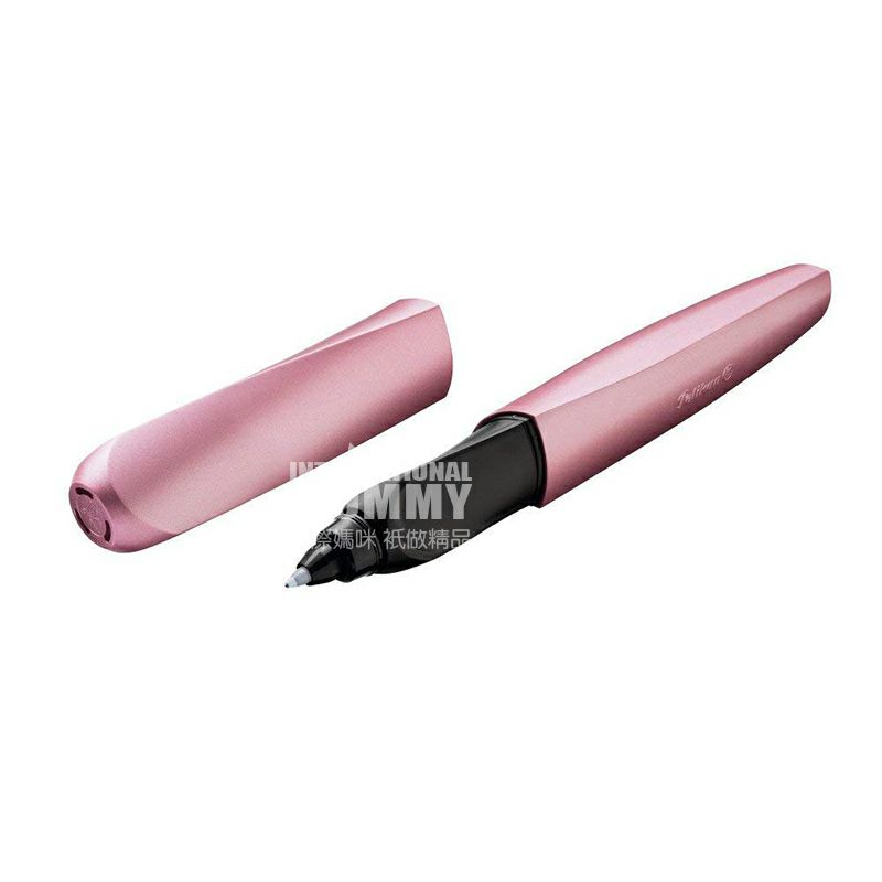 Pelikan독일어학생들은올바른자세를사용하여볼펜해외버전을연습합니다