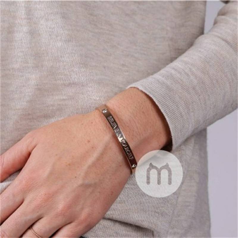 GUESS 미국사람텍스트골드도금팔찌해외판